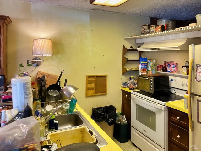 $270,000 | 44170 Lakeview Avenue, Laytonville, CA 95454