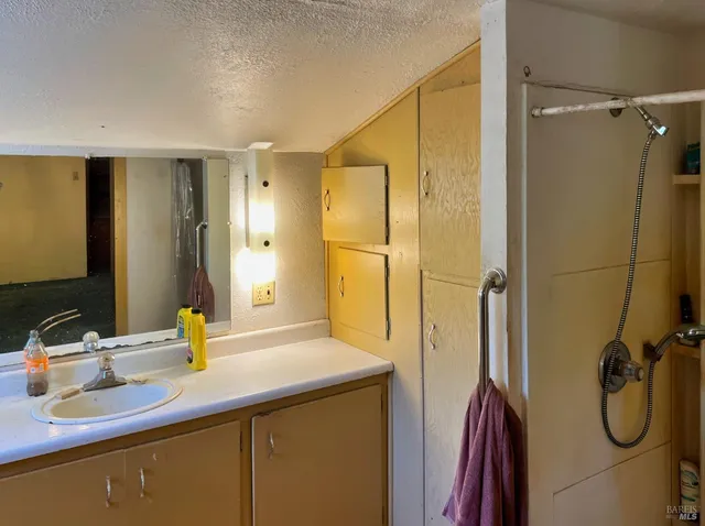 $270,000 | 44170 Lakeview Avenue, Laytonville, CA 95454