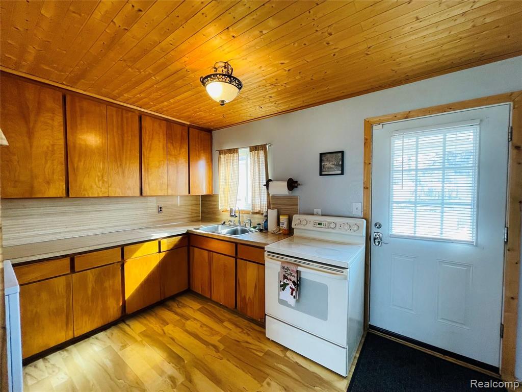 2516 James Road Auburn Hills, MI 48326 - Photo 10 of 33
