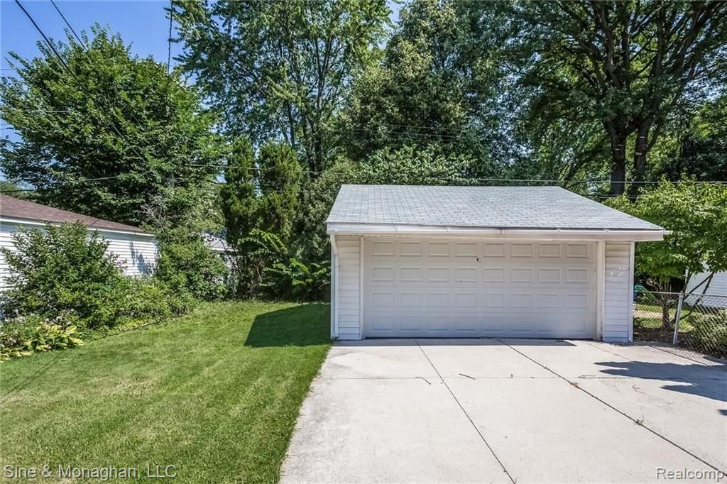 1766 Newcastle Road Grosse Pointe, MI 48236 - Photo 32 of 39
