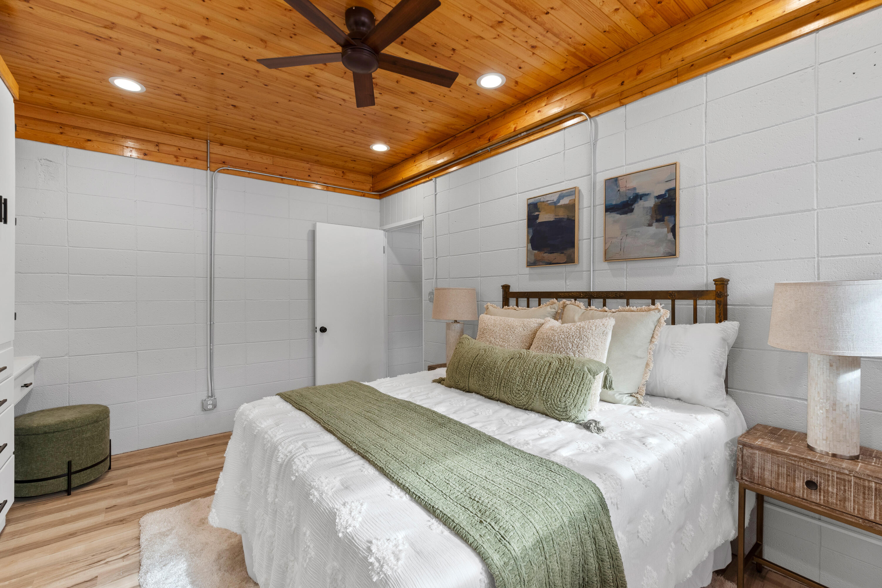 4015 West Kiley Avenue Milwaukee, WI 53209 - Photo 11 of 23 Bedroom 2