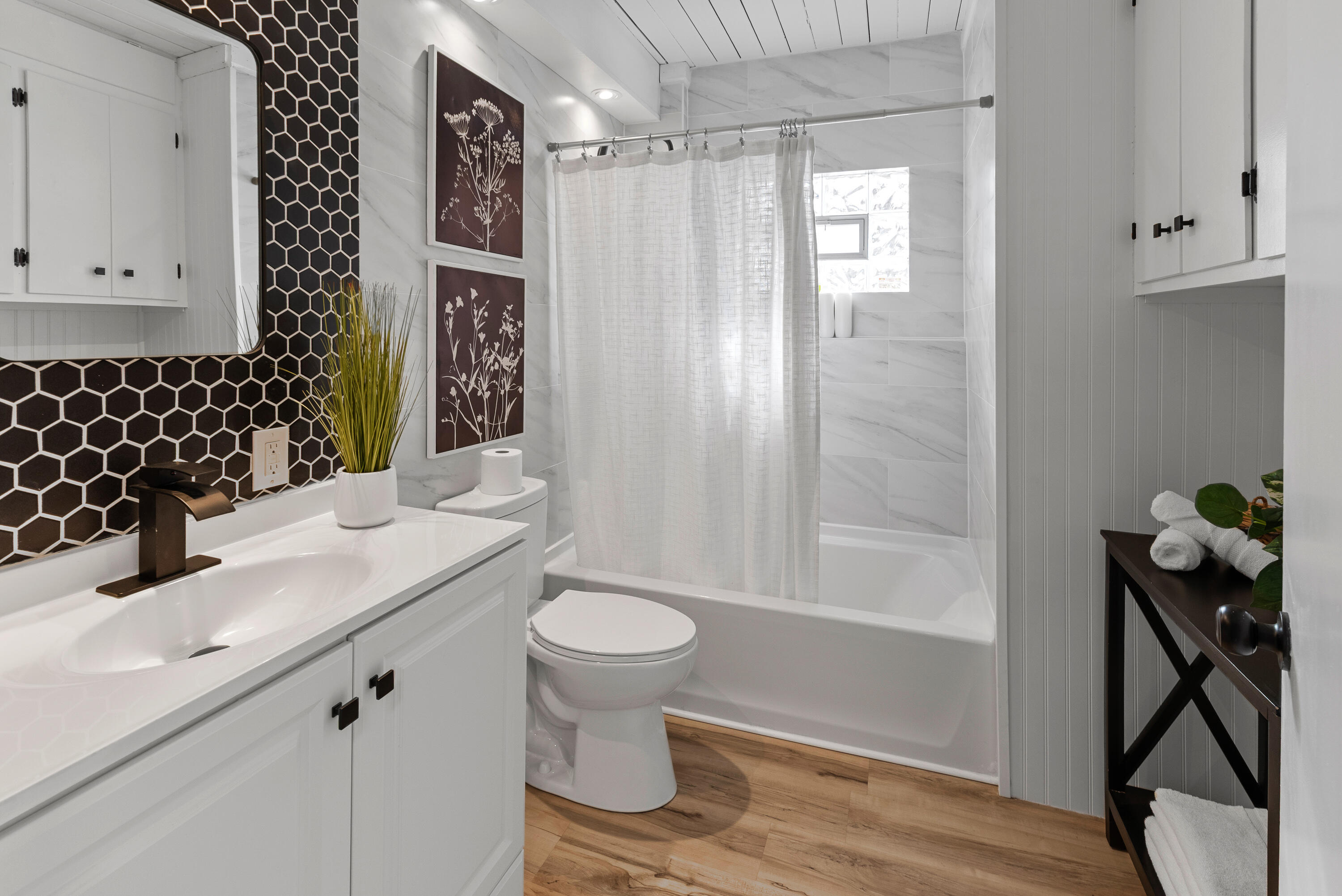 4015 West Kiley Avenue Milwaukee, WI 53209 - Photo 15 of 23 Beautiful NEW full bathroom