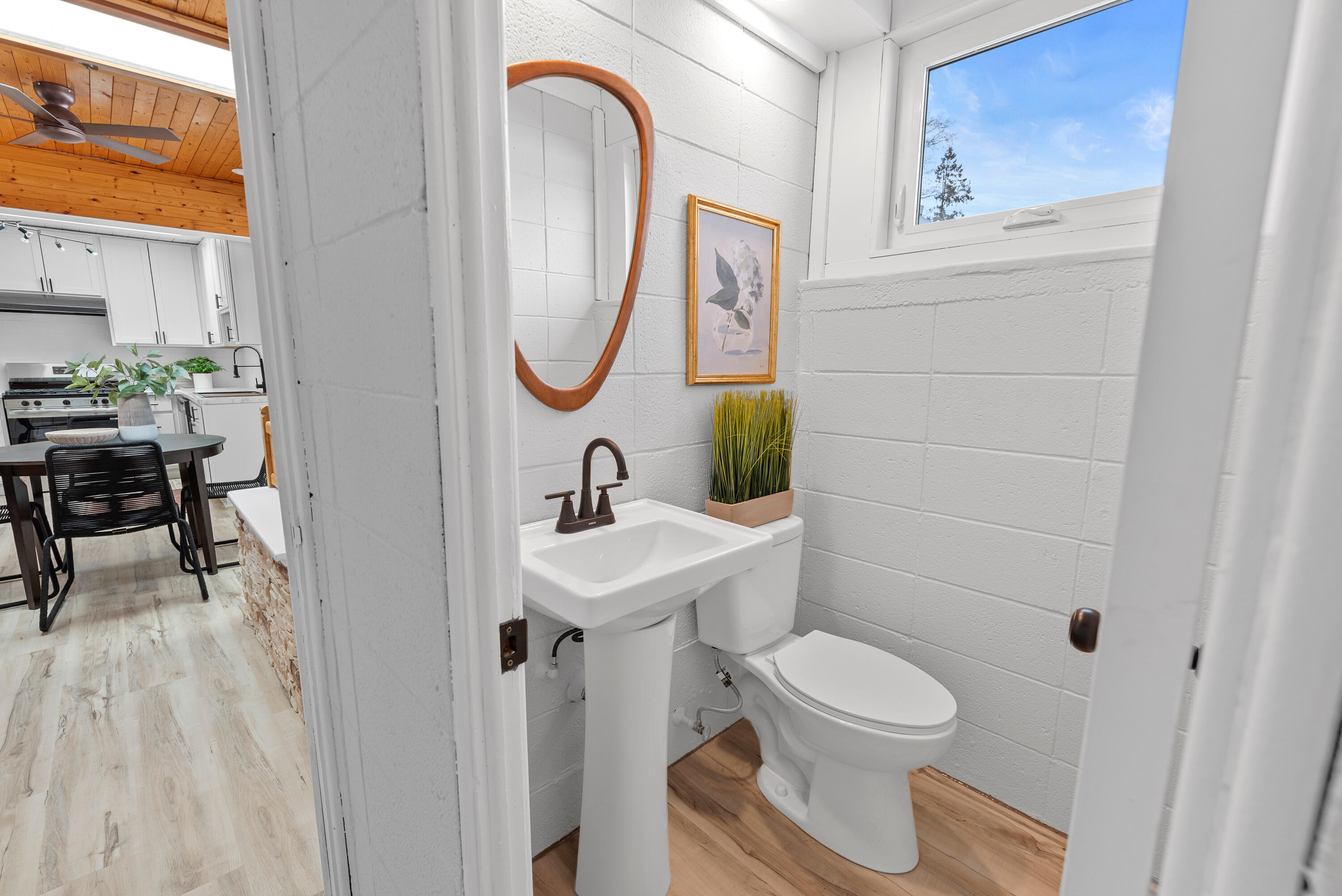 4015 West Kiley Avenue Milwaukee, WI 53209 - Photo 16 of 23 New and on the main level