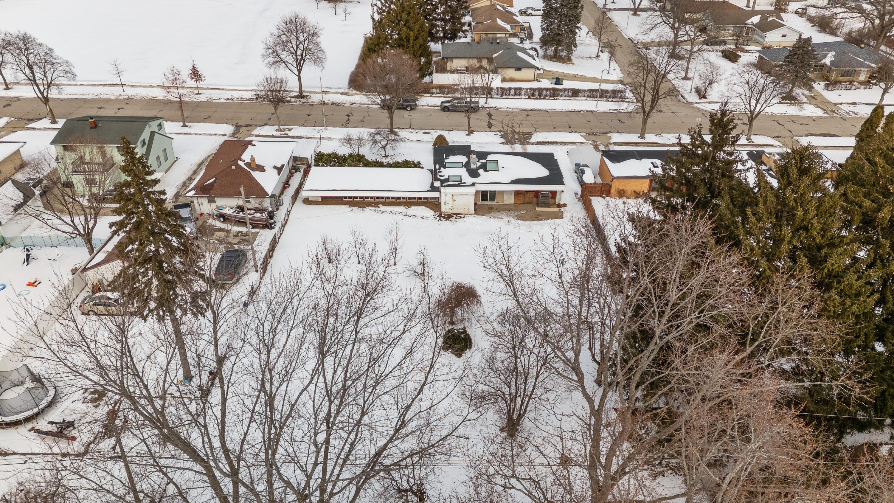 4015 West Kiley Avenue Milwaukee, WI 53209 - Photo 20 of 23 Aerial: Rear Elevation