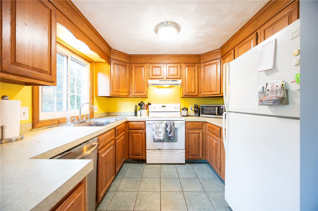 29 Scenery Lane Johnston, RI 02919 - Photo 6 of 14