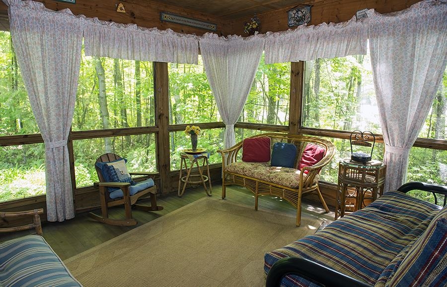 2992 Neahtawanta Road Traverse City, MI 49686 - Photo 22 of 42 1909878-21.JPG