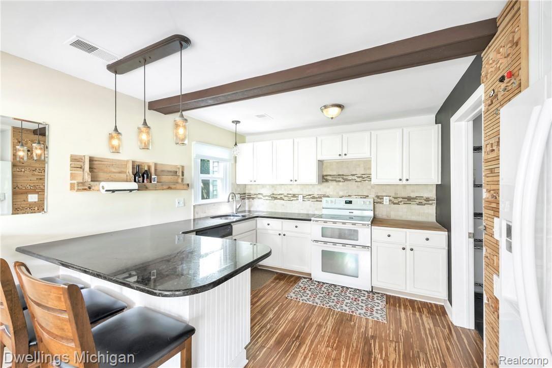 3648 Canton Ctr Road Canton, MI 48188 - Photo 14 of 40 Kitchen