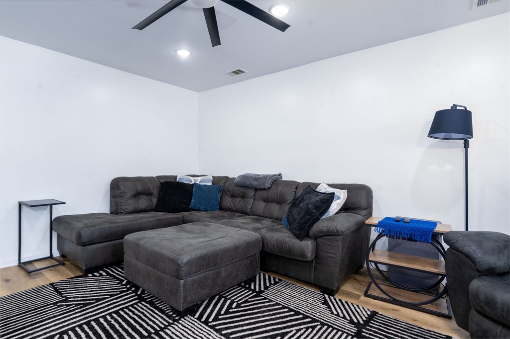 3160 Morrow Road Murphy, NC 28906 - Photo 25 of 44 a living room with furniture