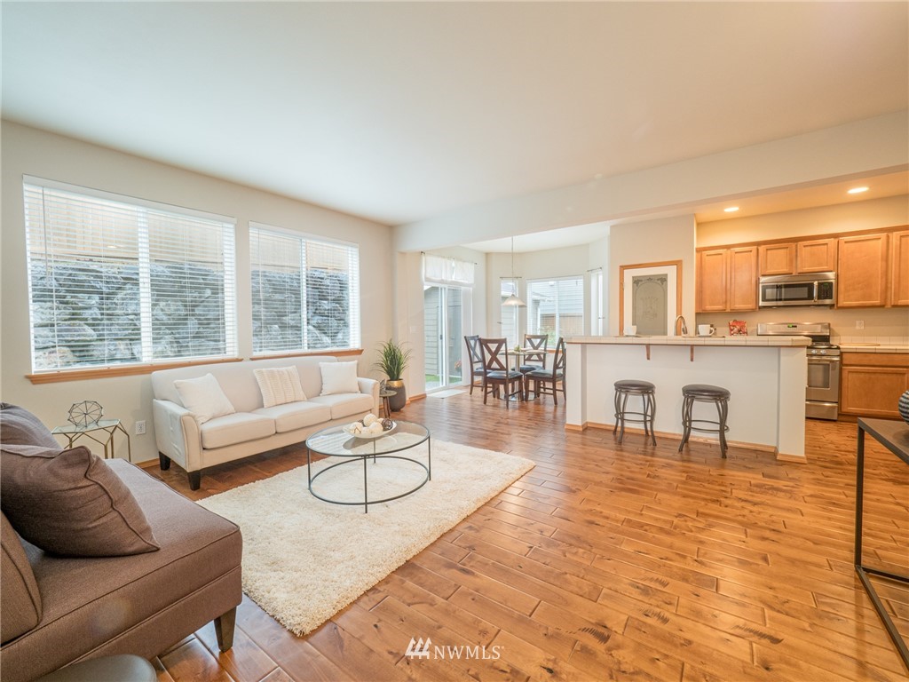 20112 84th Place Northeast Bothell, WA 98011 - Photo 4 of 25 Gallery Image 4