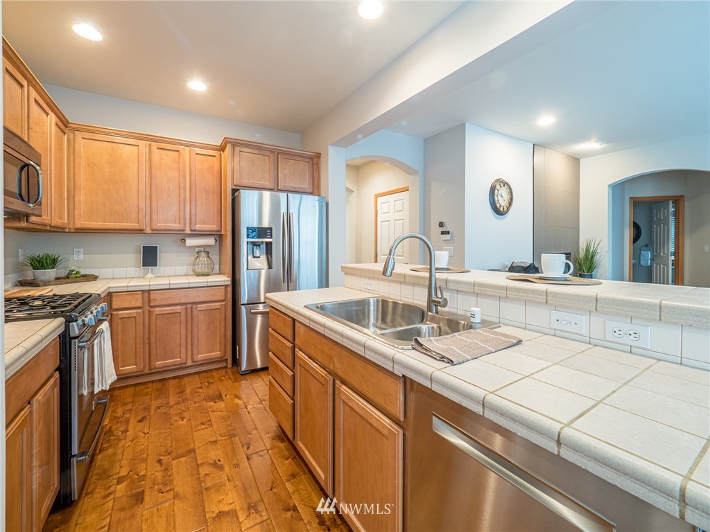 20112 84th Place Northeast Bothell, WA 98011 - Photo 7 of 25 Gallery Image 7