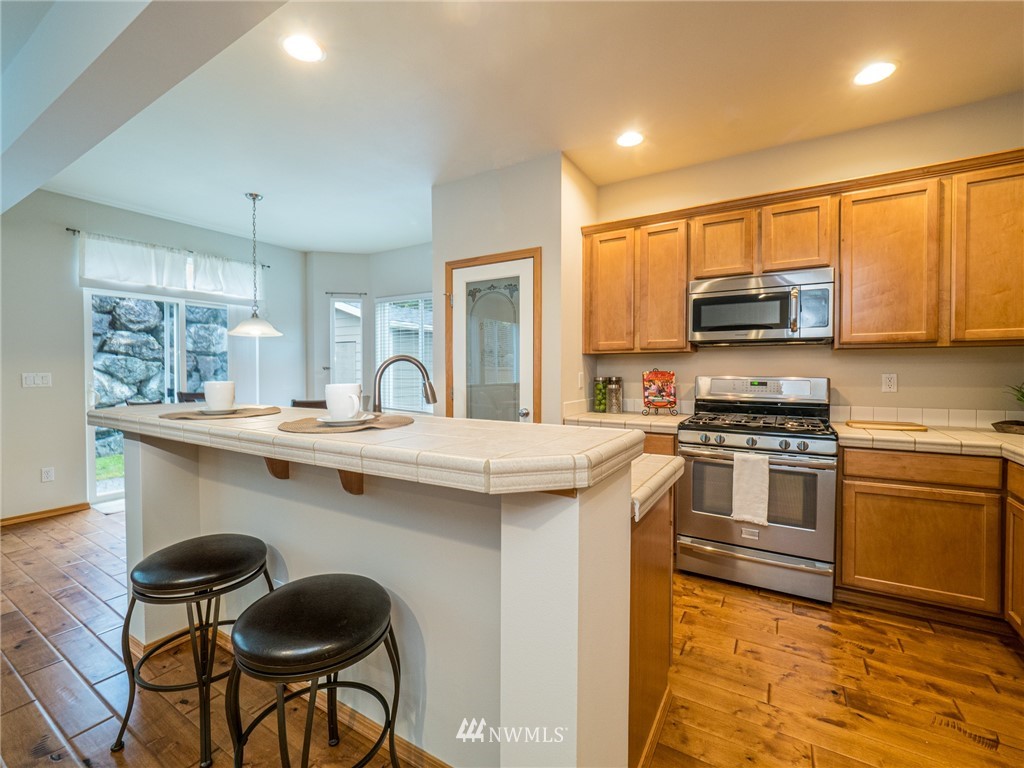 20112 84th Place Northeast Bothell, WA 98011 - Photo 9 of 25 Gallery Image 9