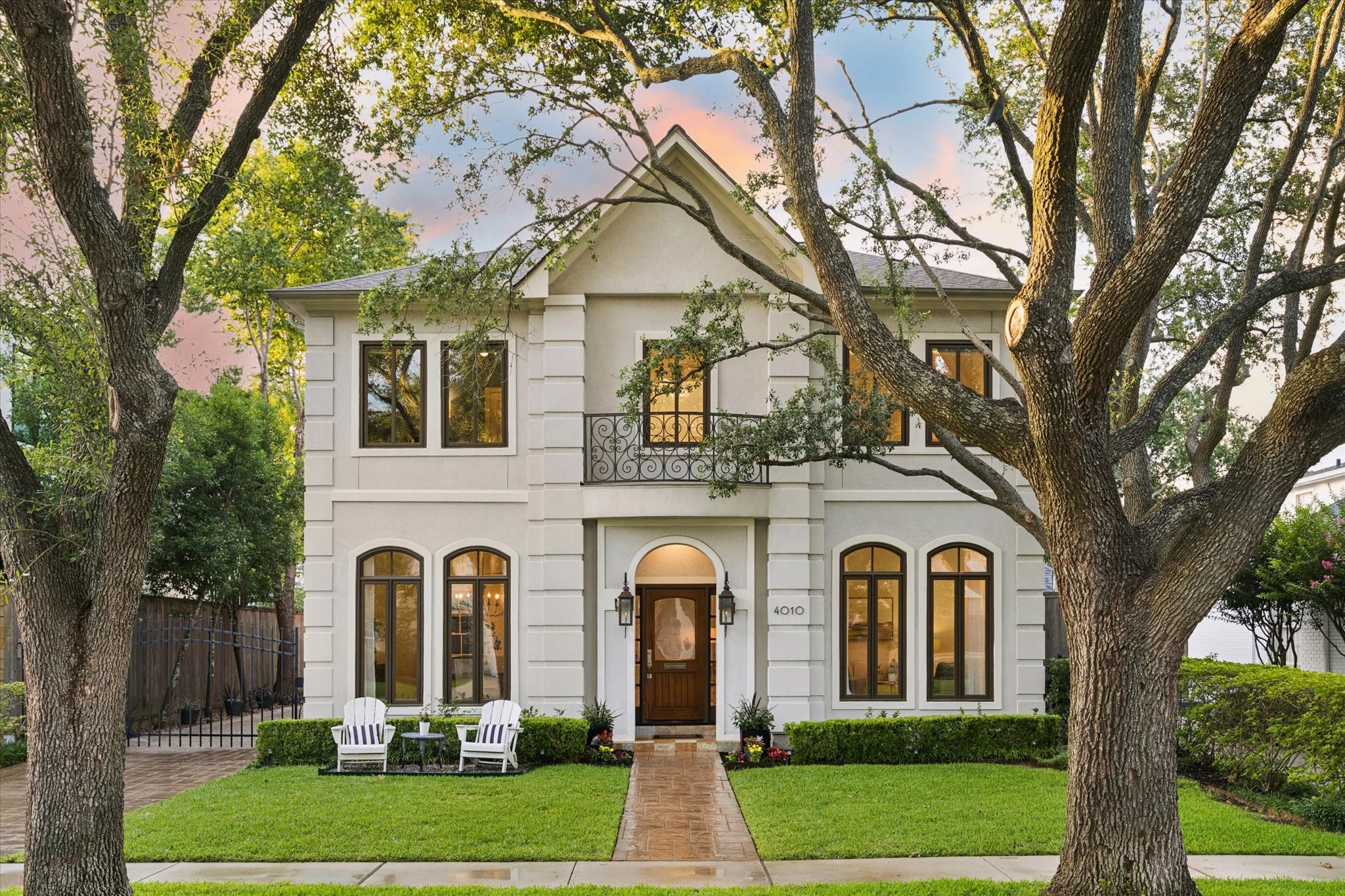 4010 Milton Street Houston, TX 77005 - Photo 2 of 49 Stunning curb appeal! The home has a BRAND NEW roof.