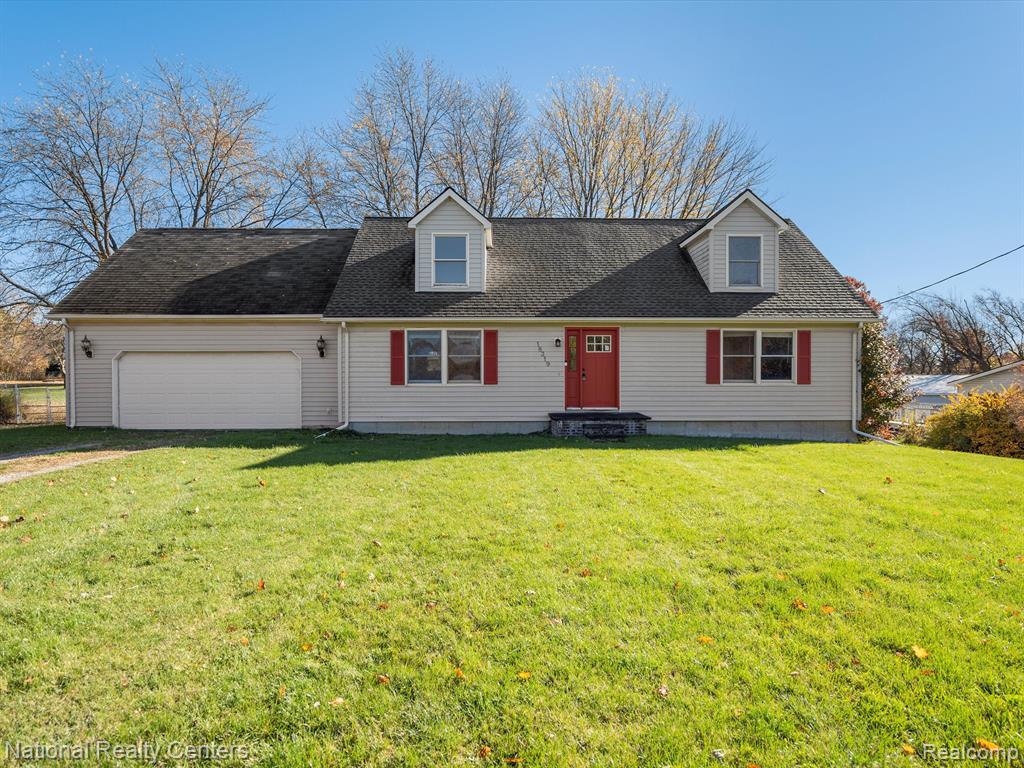 18319 Hickory Ridge Road Fenton, MI 48430 - Photo 3 of 25