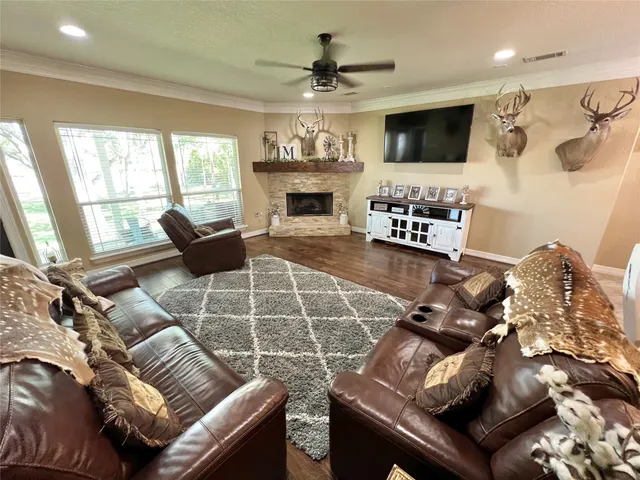 $799,900 | 4916 County Road 819, Brazoria, TX 77422