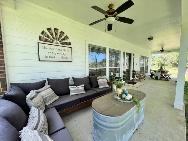 $799,900 | 4916 County Road 819, Brazoria, TX 77422