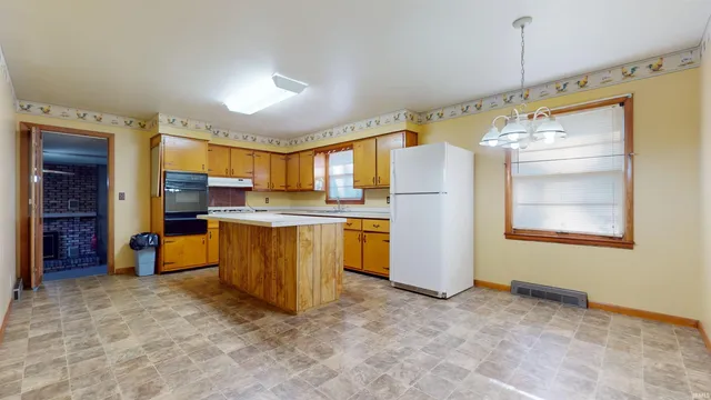 $239,900 | 205 Highway 41, Fort Branch, IN 47648