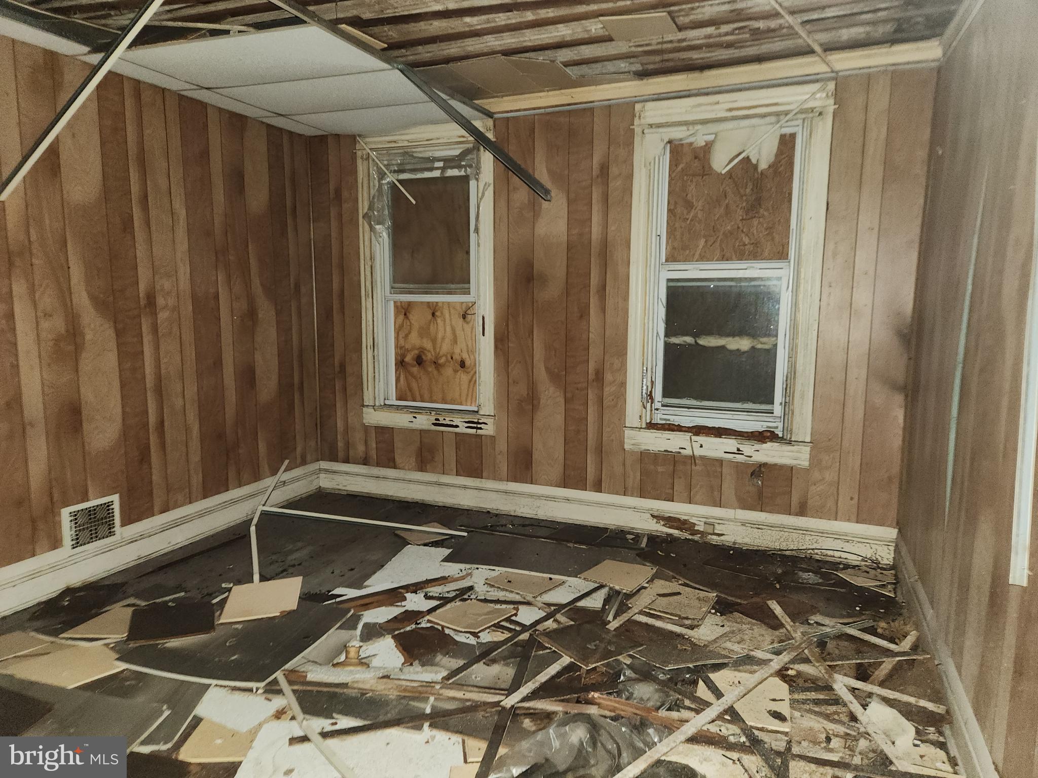 1927 Belair Road Baltimore, MD 21213 - Photo 10 of 23 Gallery Image 10