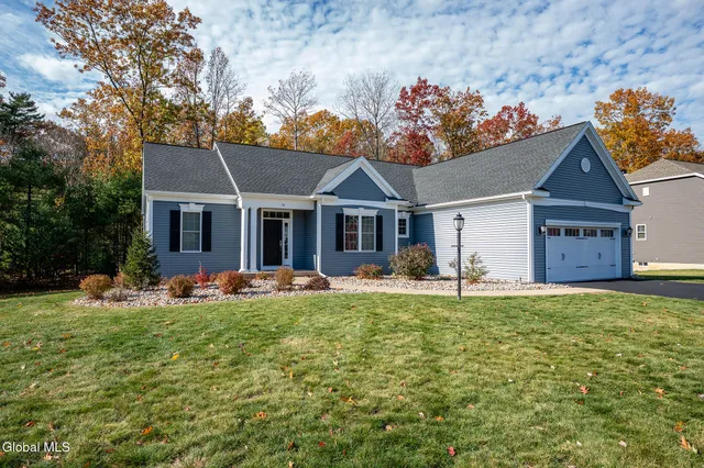 $749,900 | 34 Greenbrier Way, Halfmoon, NY 12065