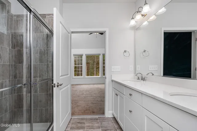 $749,900 | 34 Greenbrier Way, Halfmoon, NY 12065