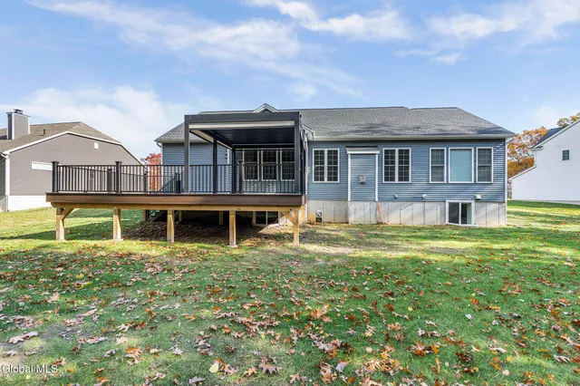 $749,900 | 34 Greenbrier Way, Halfmoon, NY 12065