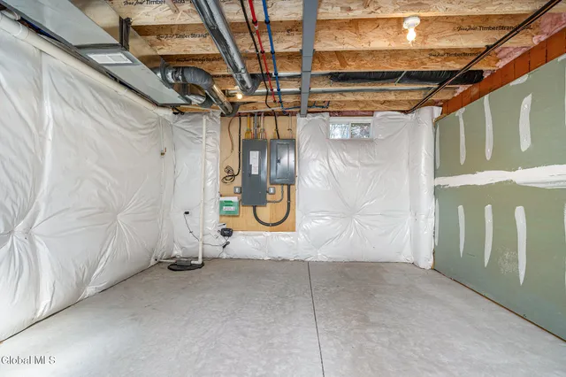 $749,900 | 34 Greenbrier Way, Halfmoon, NY 12065