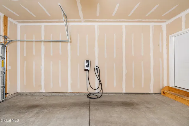 $749,900 | 34 Greenbrier Way, Halfmoon, NY 12065