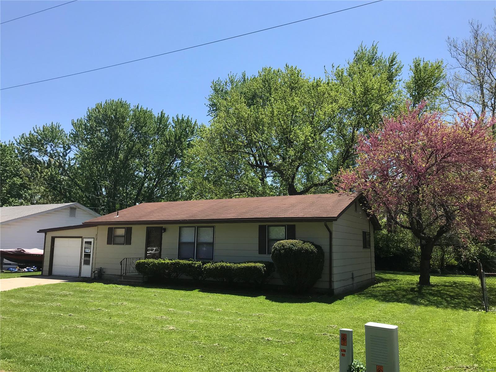 212 West Carson Street Worden, IL 62097 - Photo 1 of 29