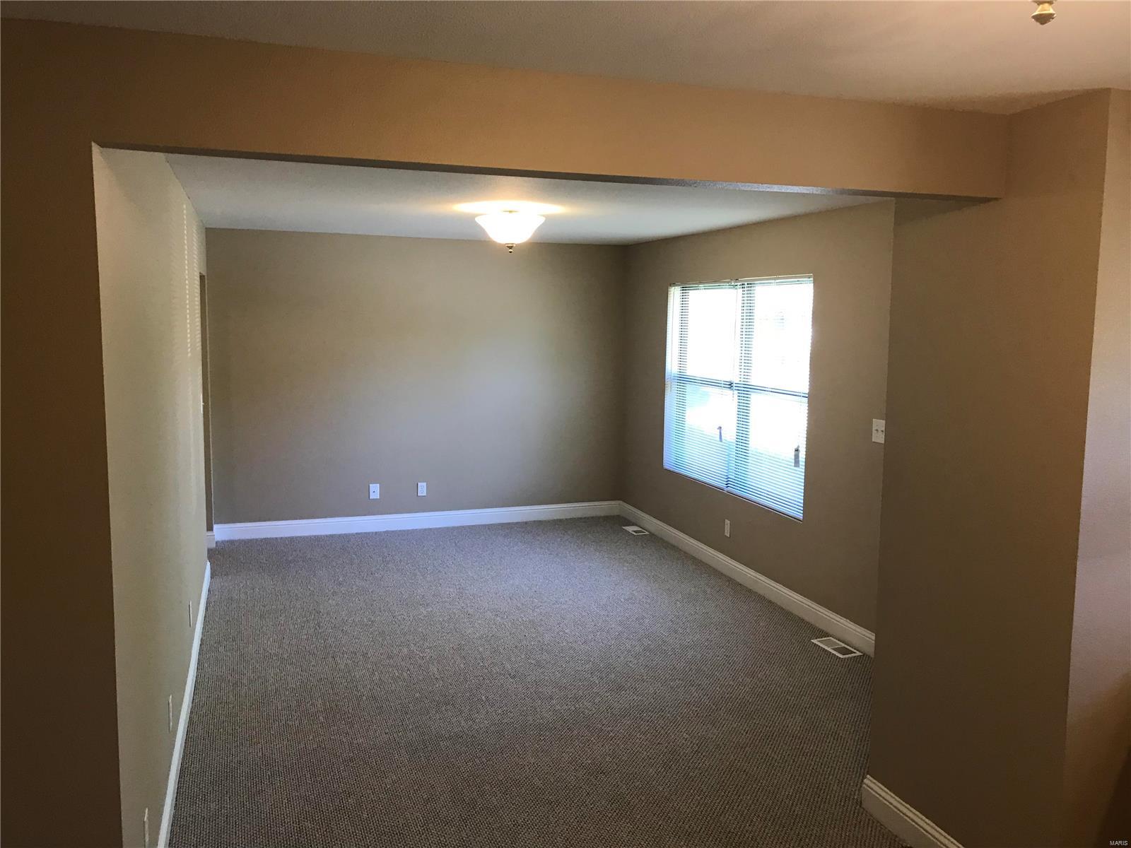 212 West Carson Street Worden, IL 62097 - Photo 3 of 29