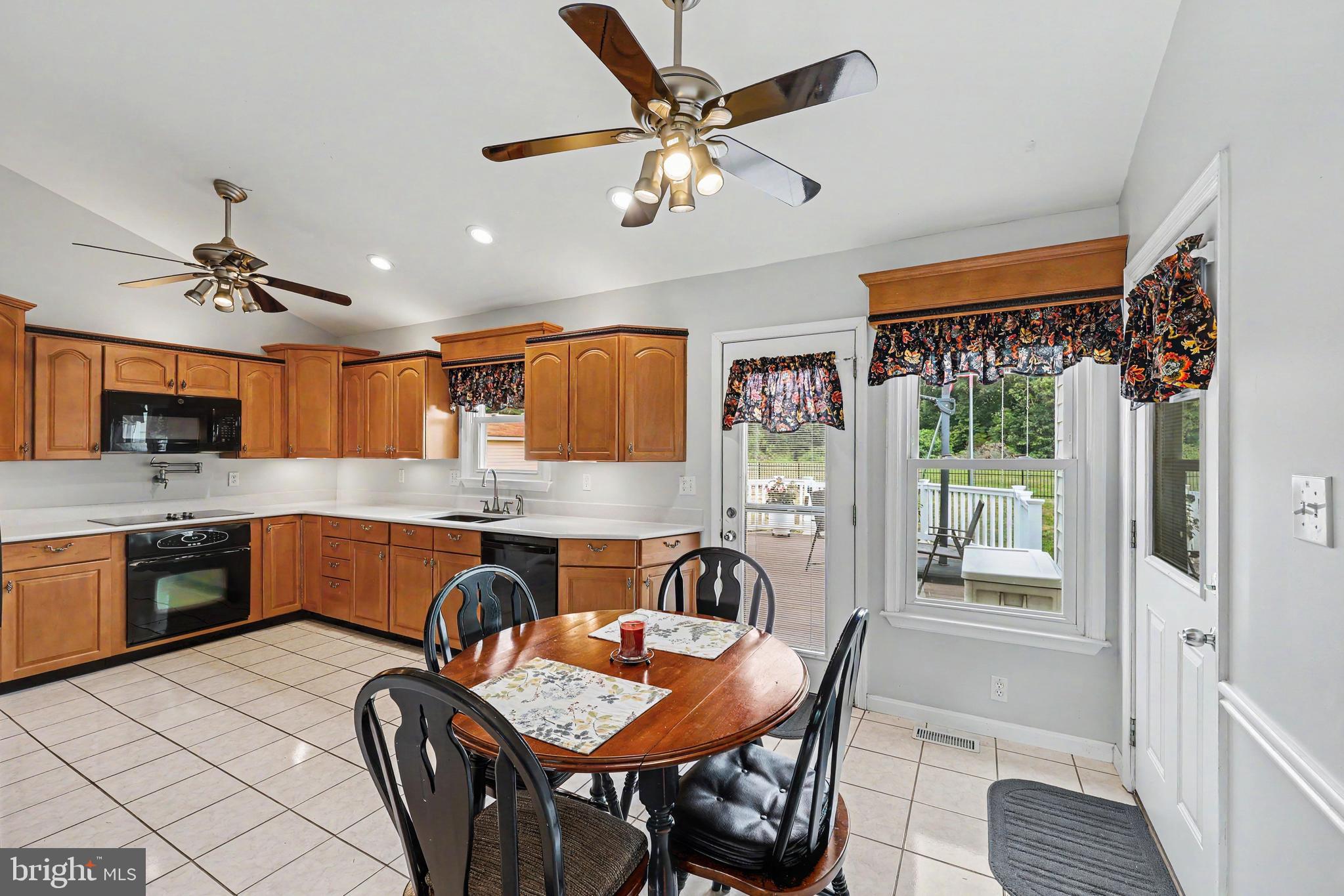 183 Choptank Road Stafford, VA 22556 - Photo 8 of 38 Dining Room w/Door to Garage & Rear Deck