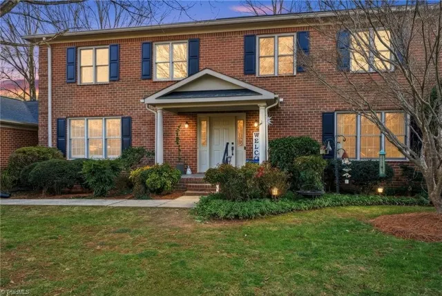 $350,000 | 867 Brookleigh Court, Winston-Salem, NC 27104