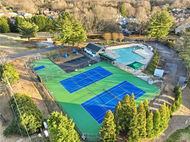 $350,000 | 867 Brookleigh Court, Winston-Salem, NC 27104