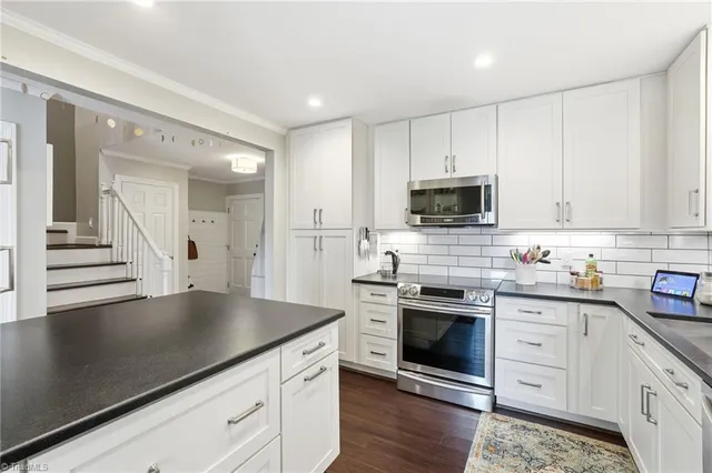 $350,000 | 867 Brookleigh Court, Winston-Salem, NC 27104