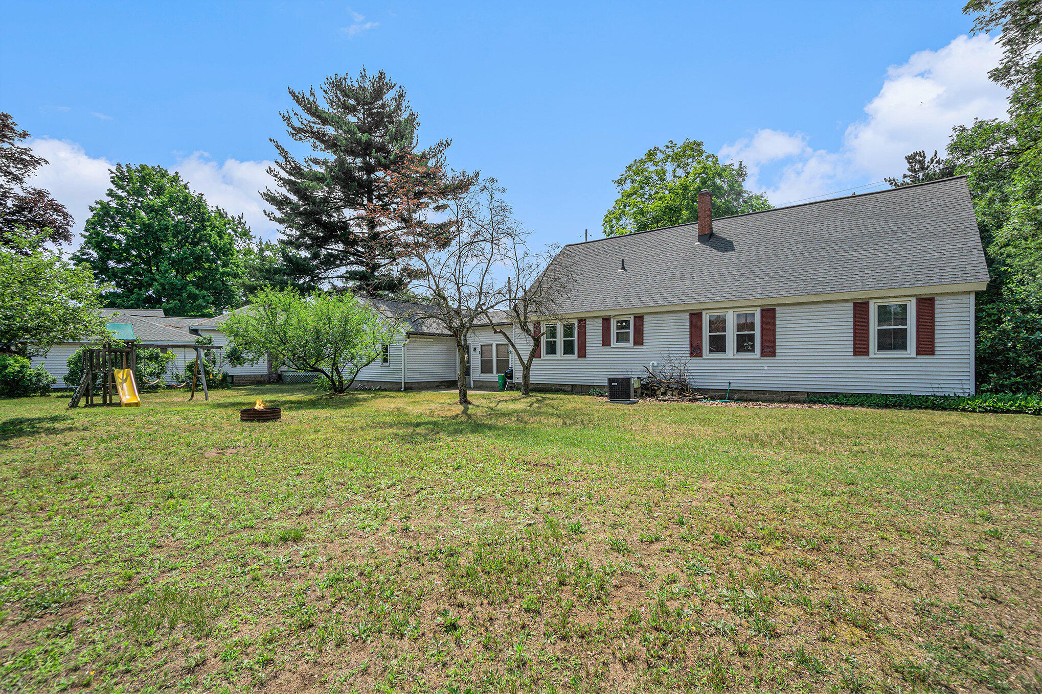 151 Bridge Road Allegan, MI 49010 - Photo 5 of 30 024_dsc05615