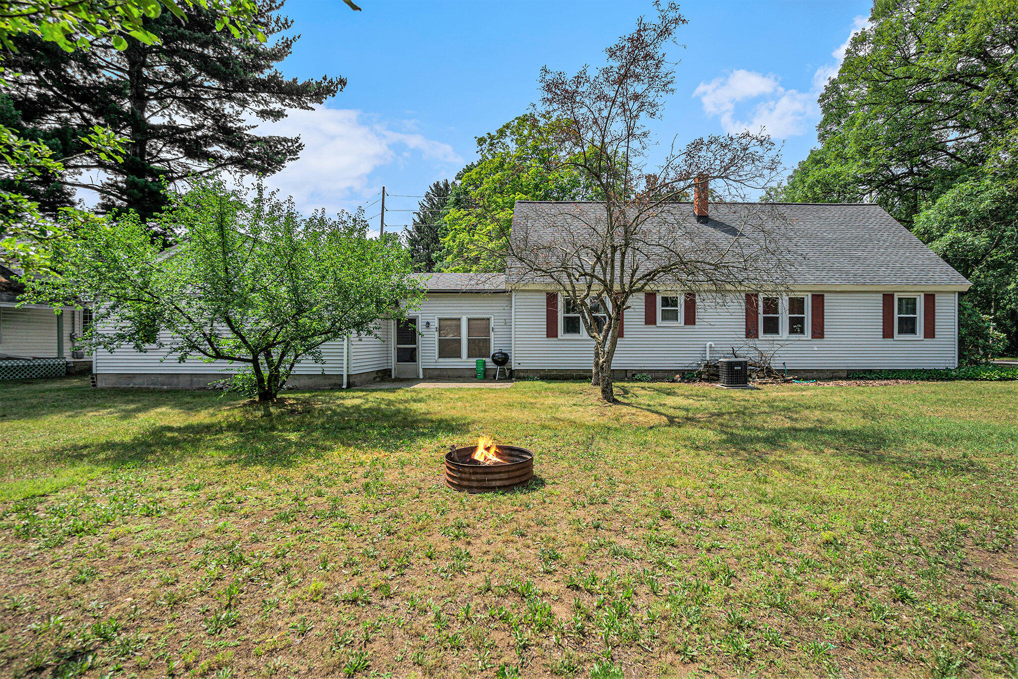 151 Bridge Road Allegan, MI 49010 - Photo 7 of 30 003_dsc05612