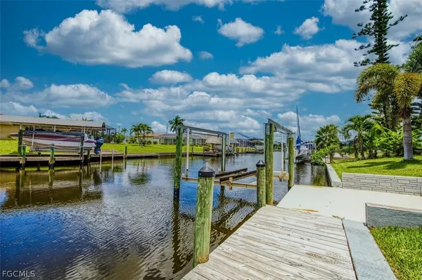 $3,200 | 5036 Southwest 9th Place, Cape Coral, FL 33914