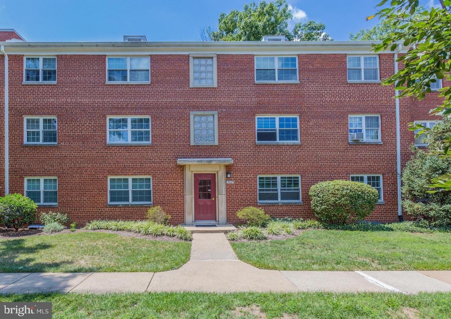5318 8th Road South, Unit 3 Arlington, VA 22204 - Photo 2 of 10 Front entrance