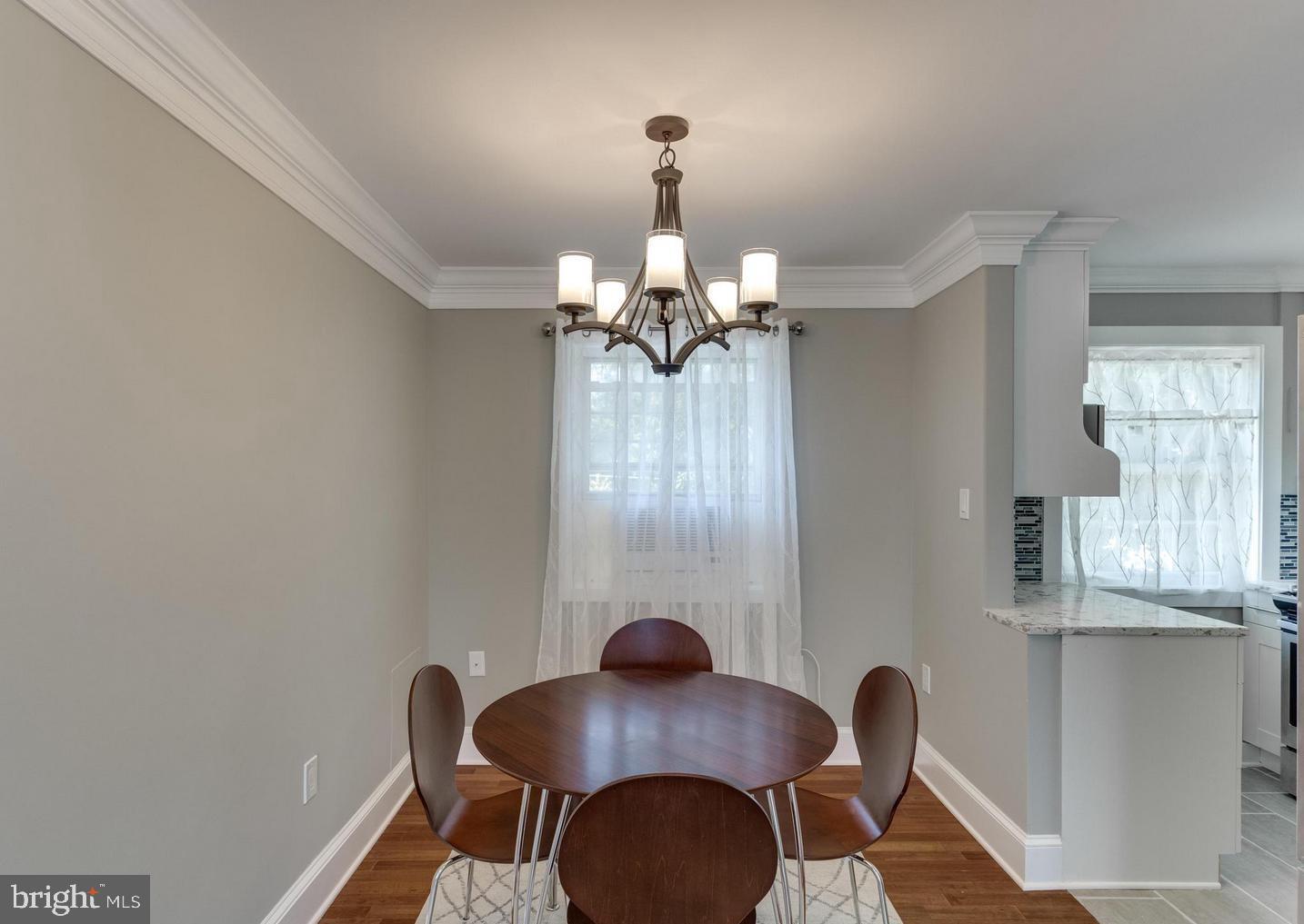 5318 8th Road South, Unit 3 Arlington, VA 22204 - Photo 4 of 10 Dinning