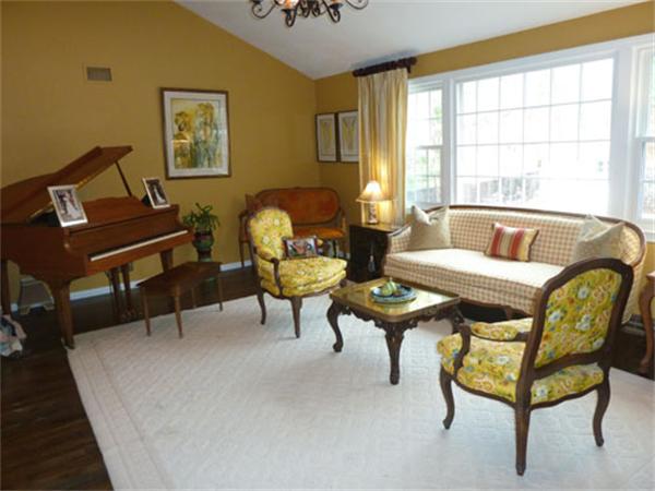 30 Cider Mill Road Framingham, MA 01701 - Photo 3 of 24