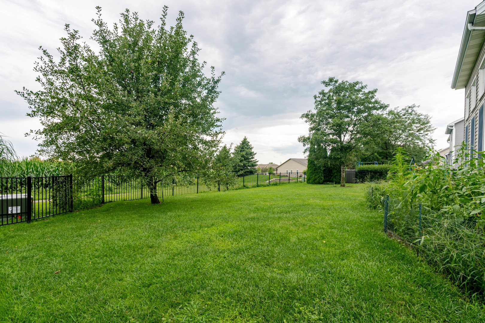 3913 Baywood Road Bloomington, IL 61705 - Photo 44 of 58 Gallery Image 44