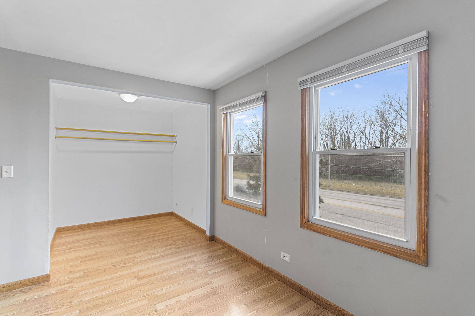 6837 Roberts Road Bridgeview, IL 60455 - Photo 19 of 22 a view of an empty room with window