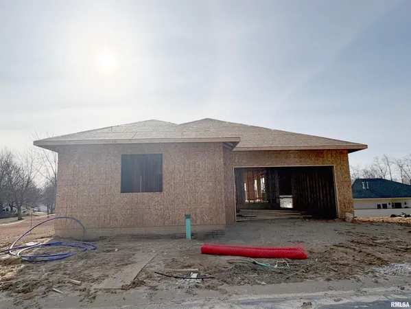 $465,800 | 5610 West Woodbriar Lane, Peoria, IL 61615