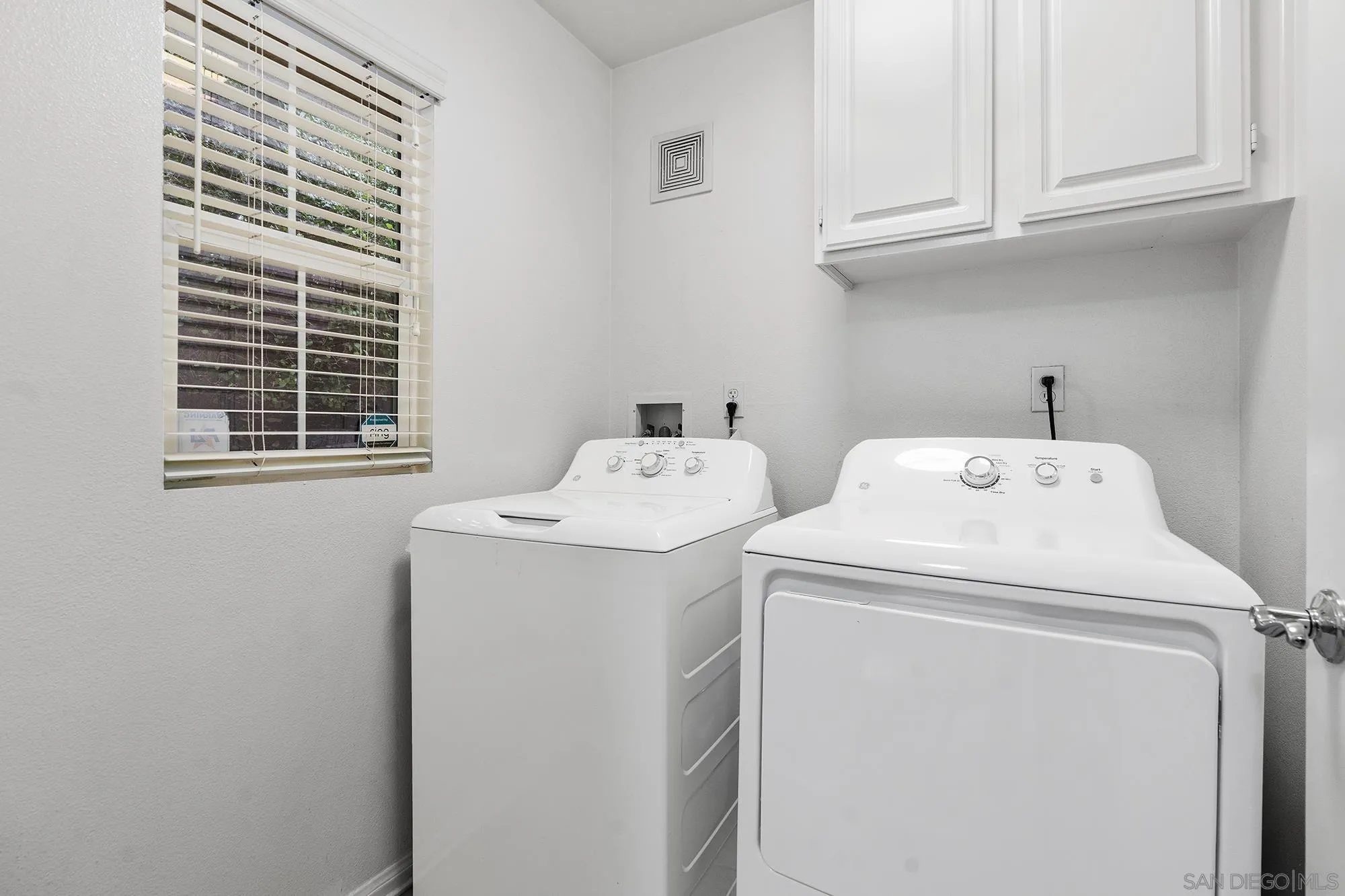 156 Via Montisi Santee, CA 92071 - Photo 24 of 25 a utility room with dryer and washer
