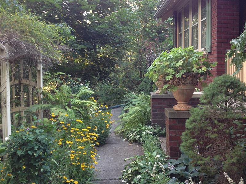 4562 Peoples Road Pittsburgh, PA 15237 - Photo 2 of 25 A MASTER GARDENER LIVES HERE!