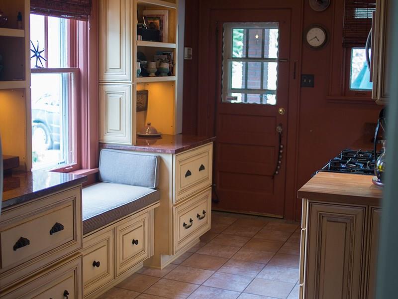 4562 Peoples Road Pittsburgh, PA 15237 - Photo 14 of 25 LOOK! ANOTHER WINDOW SEAT THAT LOOKS OUT OVER THE LANDSCAPED YARD
