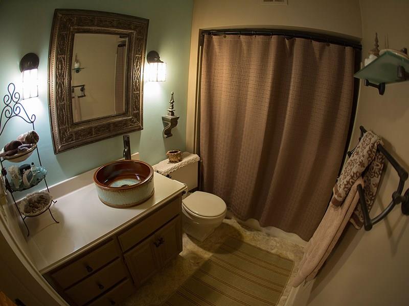 4562 Peoples Road Pittsburgh, PA 15237 - Photo 17 of 25 HALL BATH ON THE MAIN FLOOR