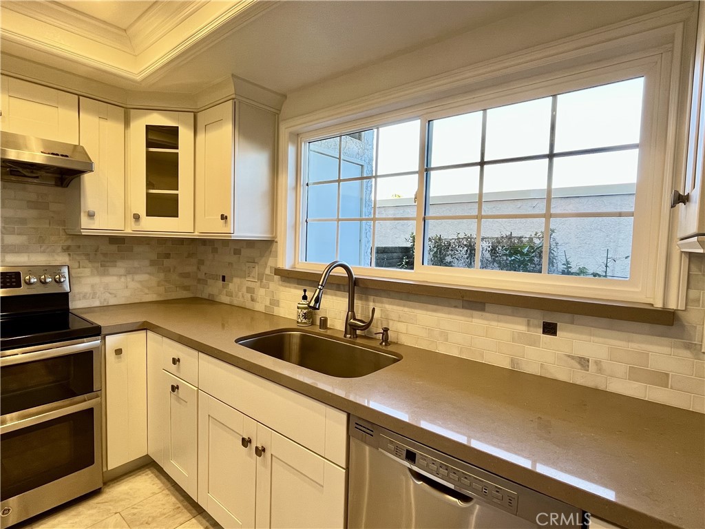 27935 Ridgebluff Court Rancho Palos Verdes, CA 90275 - Photo 11 of 35