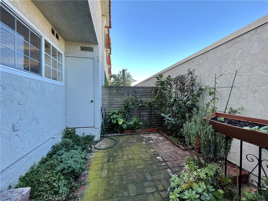 27935 Ridgebluff Court Rancho Palos Verdes, CA 90275 - Photo 27 of 35