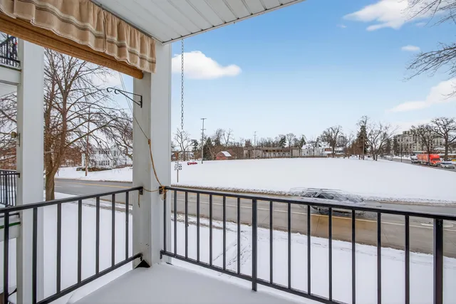 $84,900 | 806 West Michigan Avenue, Unit 202E, Jackson, MI 49202