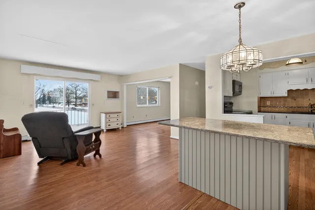 $84,900 | 806 West Michigan Avenue, Unit 202E, Jackson, MI 49202