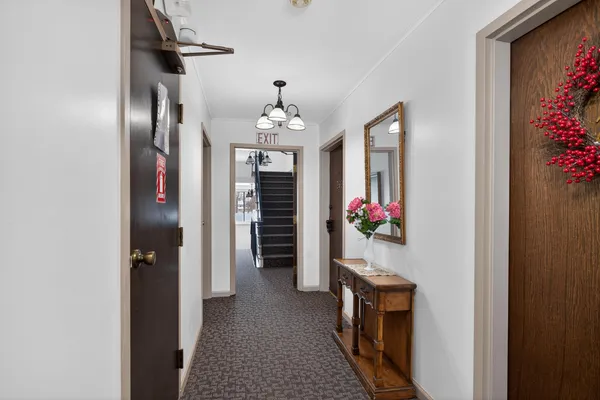 $84,900 | 806 West Michigan Avenue, Unit 202E, Jackson, MI 49202